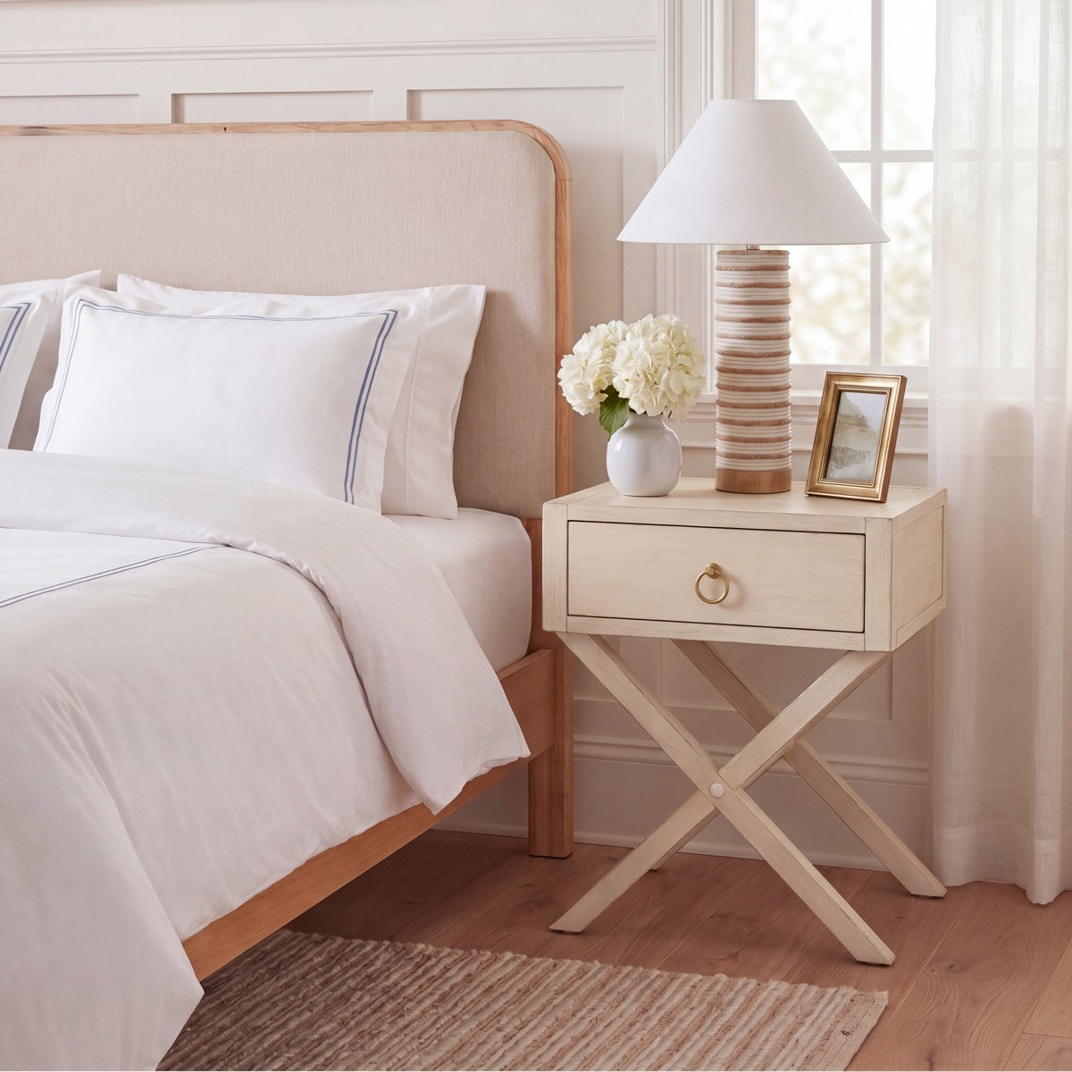 ANTIQUE WHITE