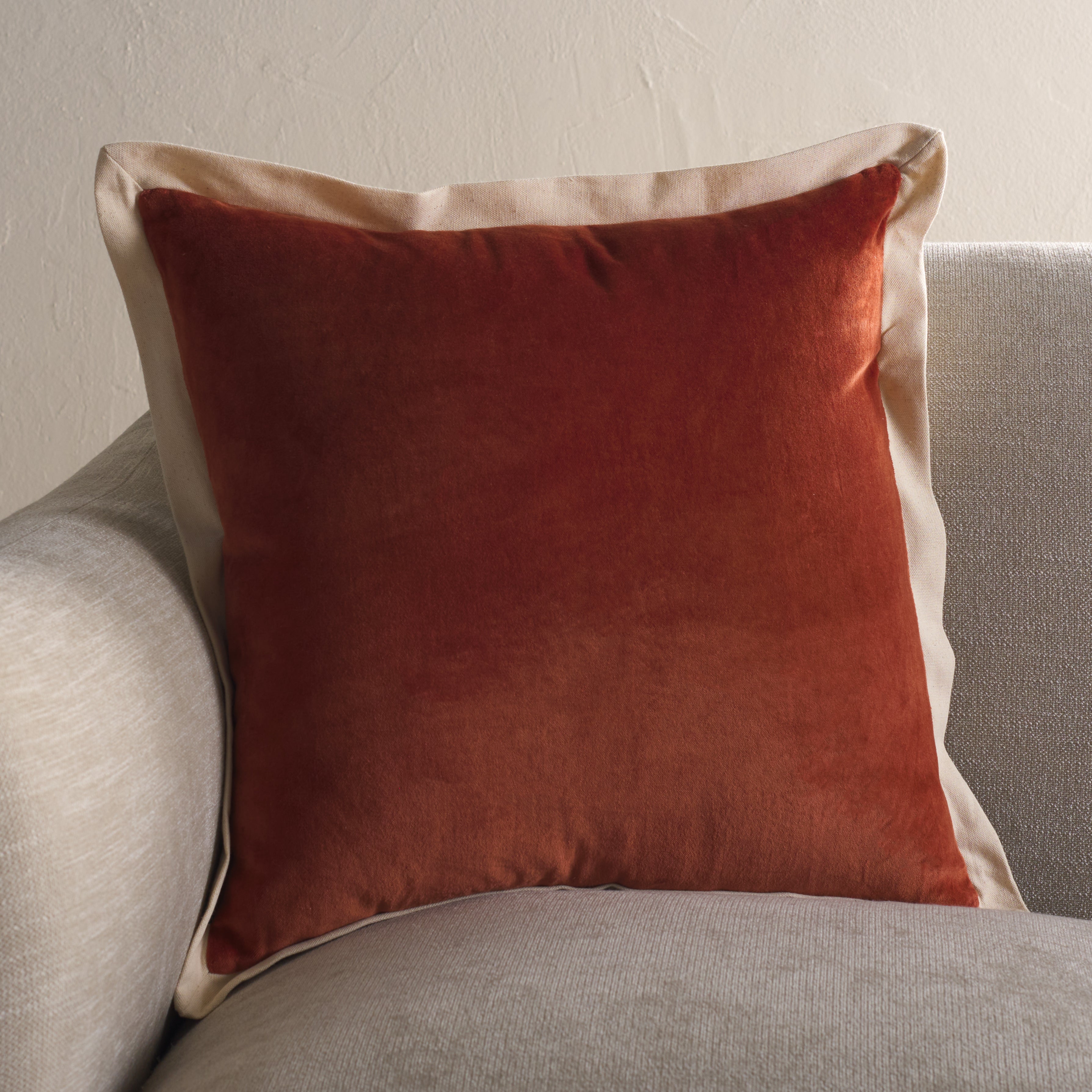 Safavieh Jordy Pillow - Thumbnail 4