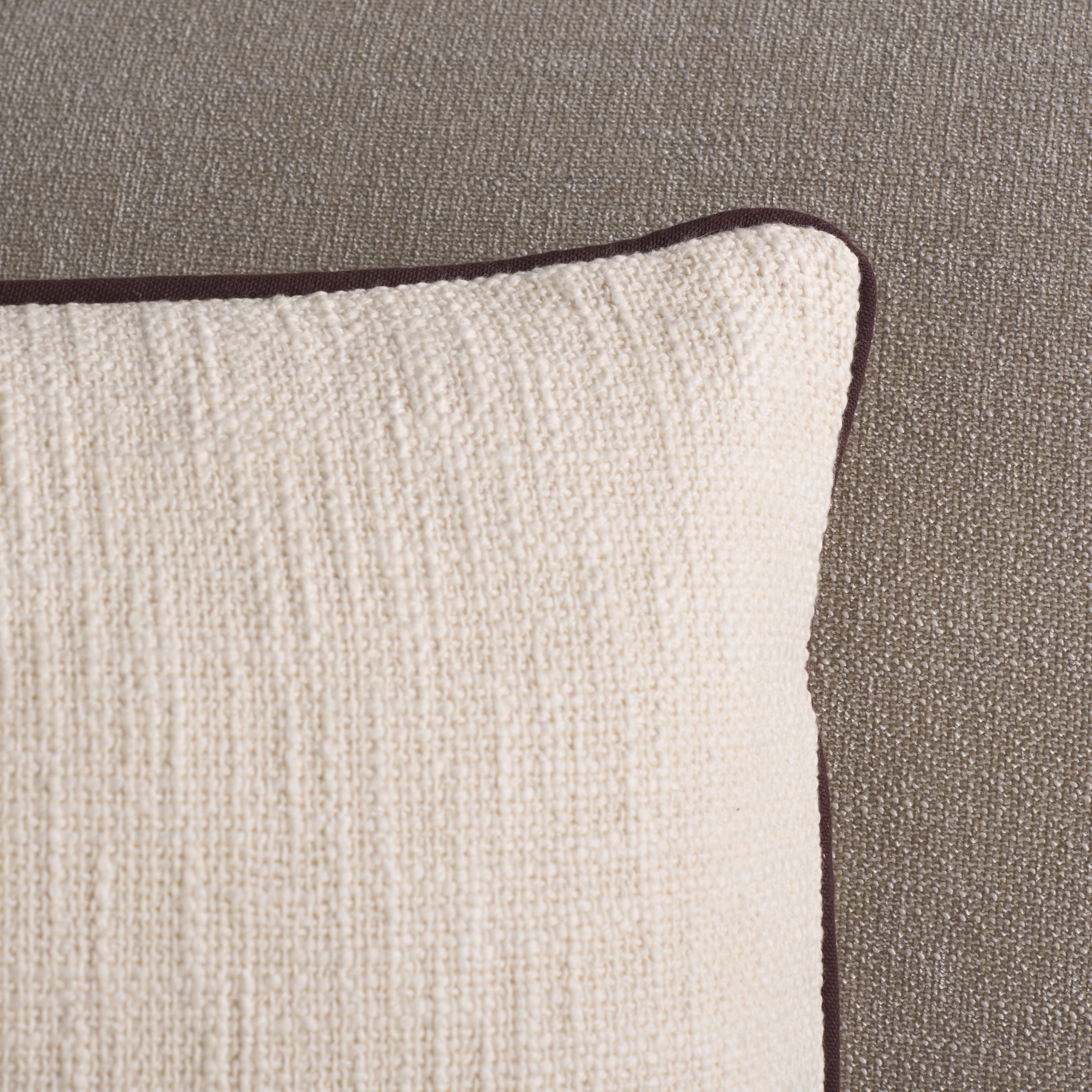 Ivory / Brown 1220