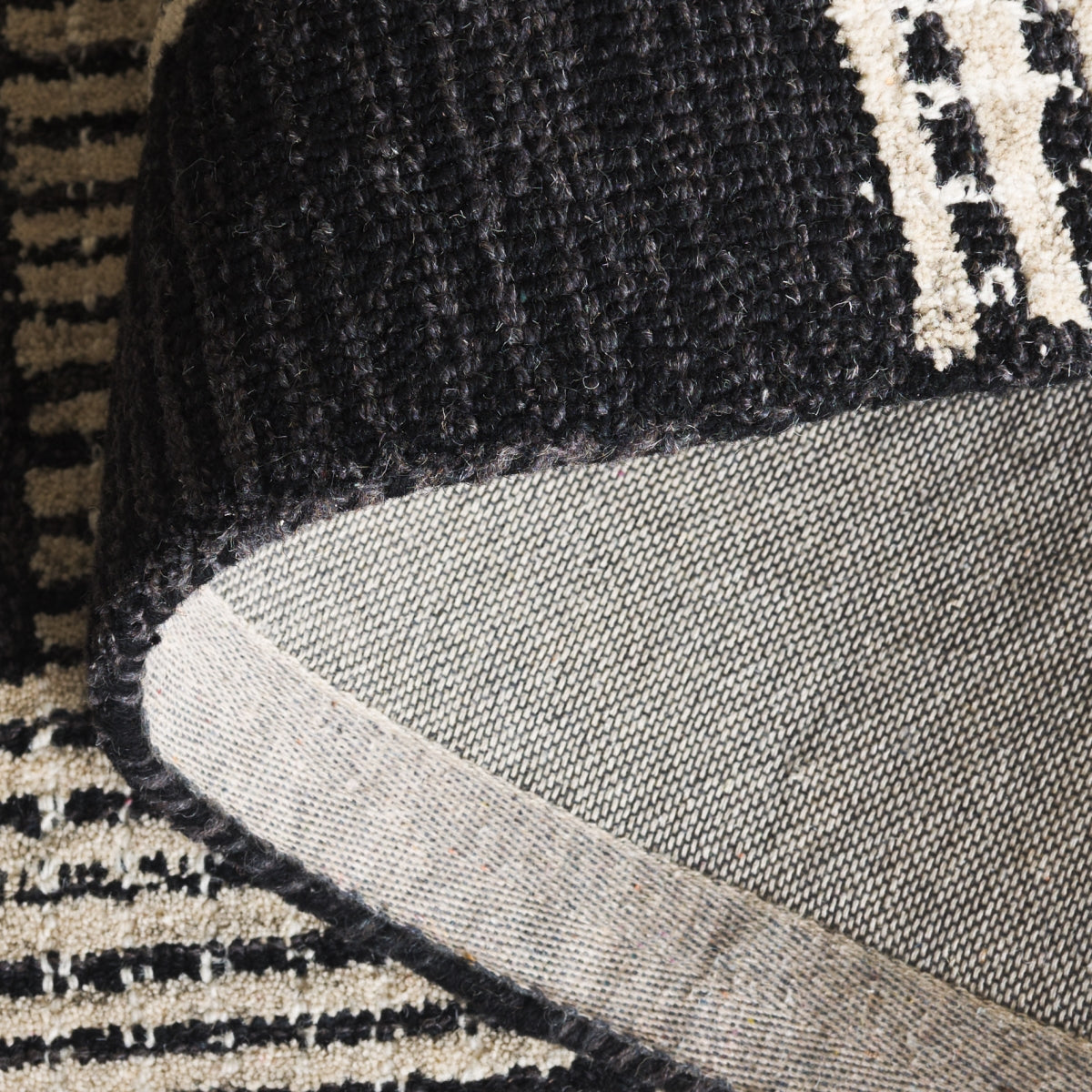 CHARCOAL / IVORY