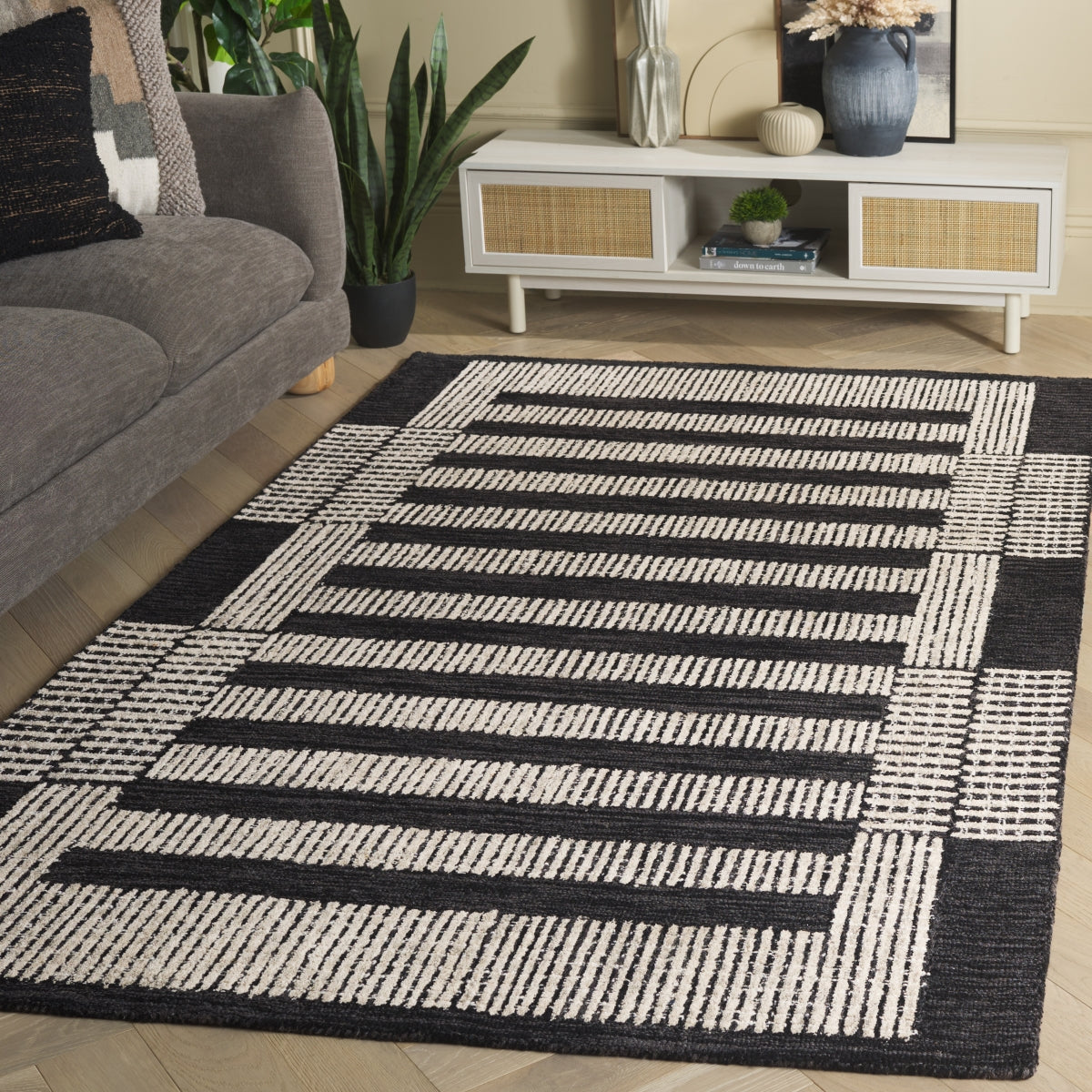 CHARCOAL / IVORY