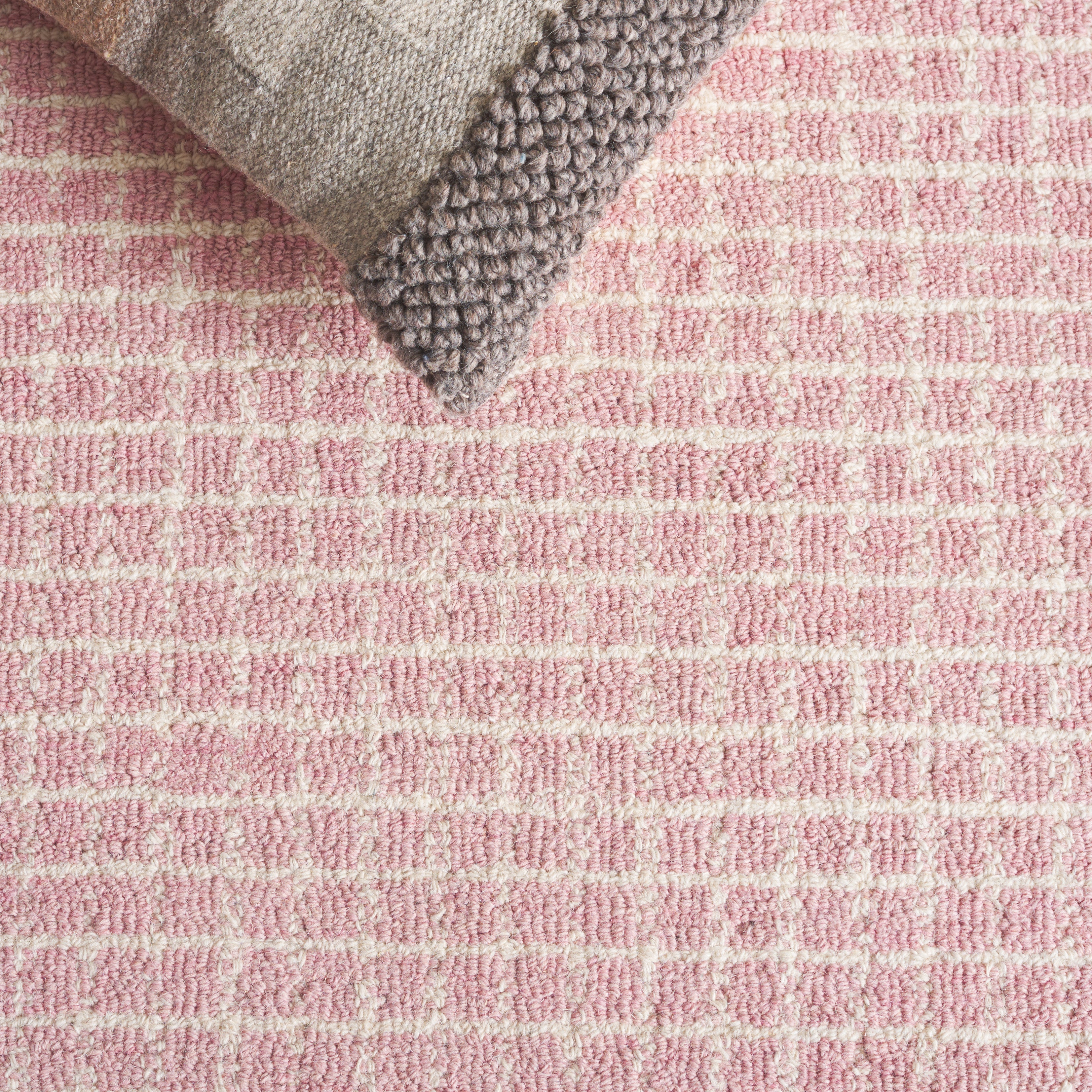 PINK / IVORY