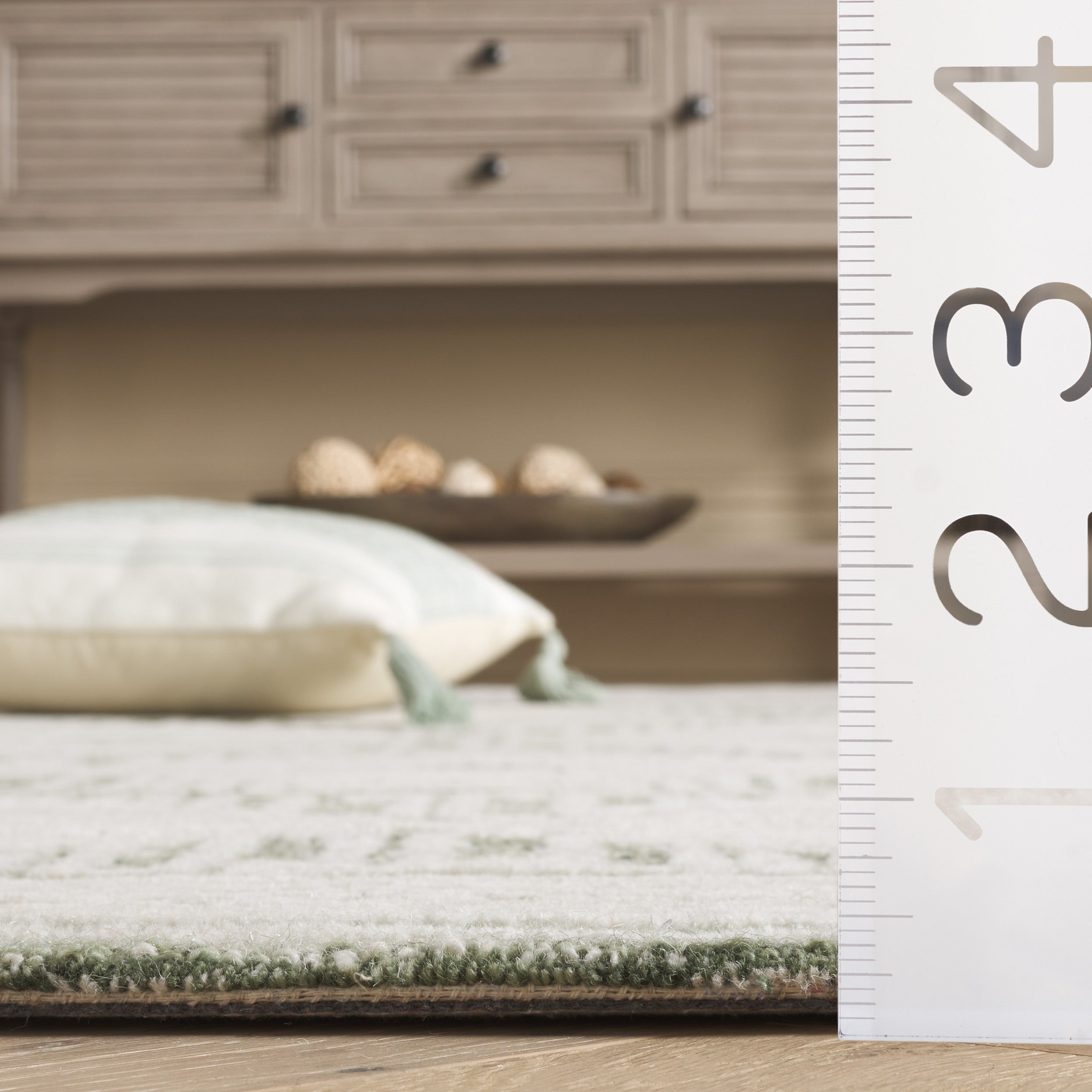 GREEN / IVORY