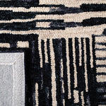 BLACK / IVORY
