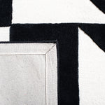 IVORY / BLACK