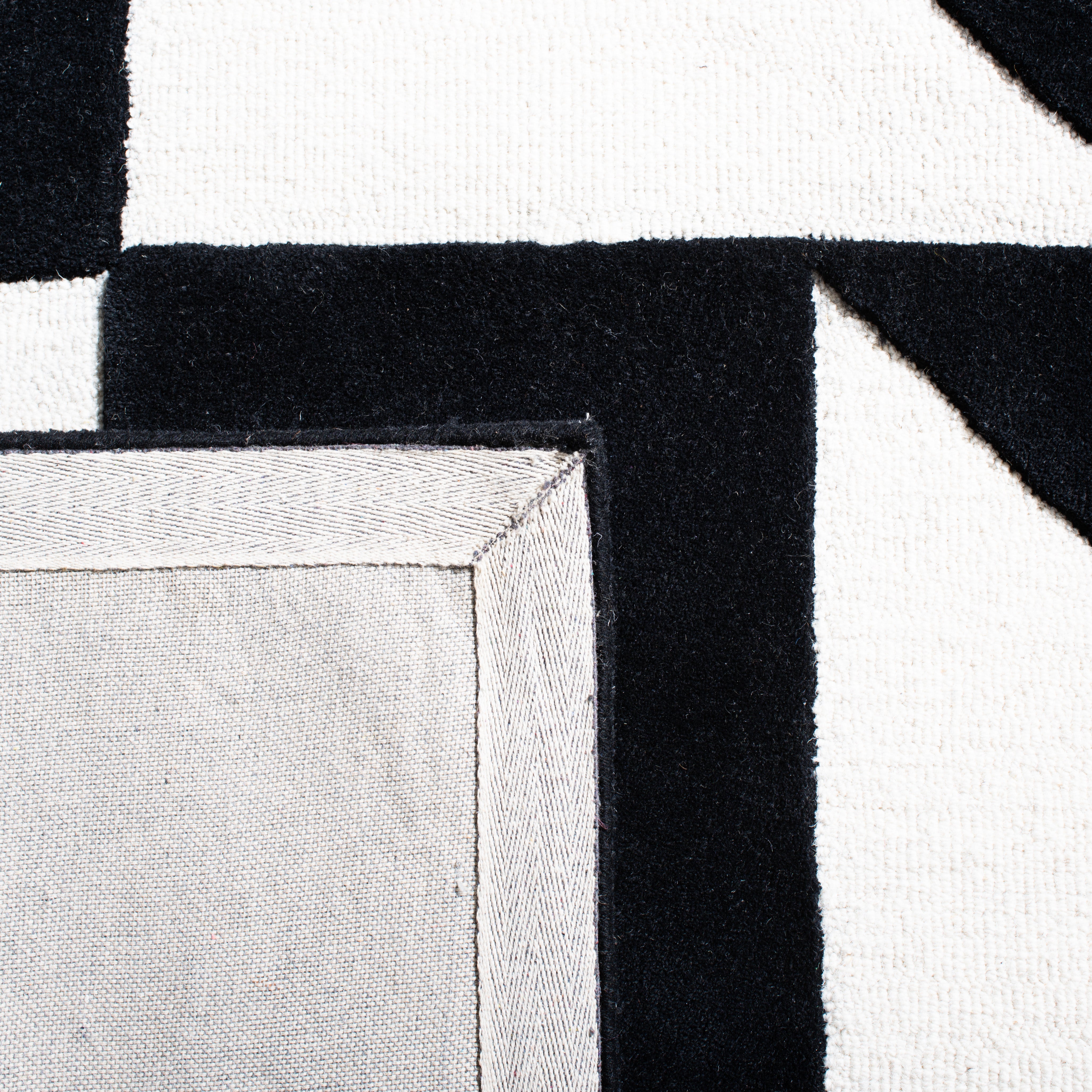 IVORY / BLACK