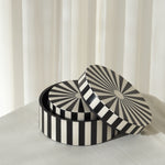 BLACK / IVORY