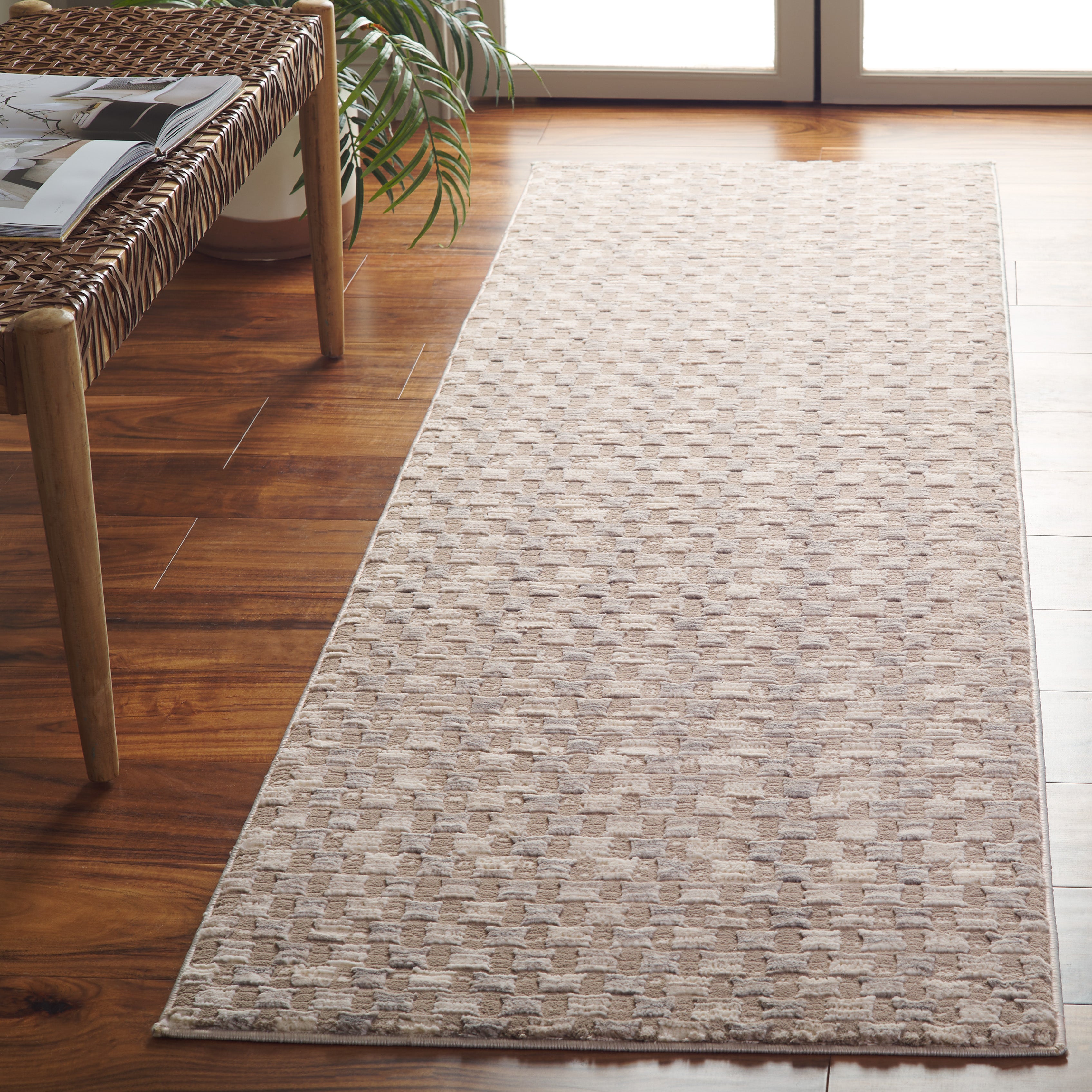 REVIVE 118 – IVORY / TAUPE