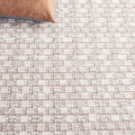 REVIVE 118 – IVORY / TAUPE