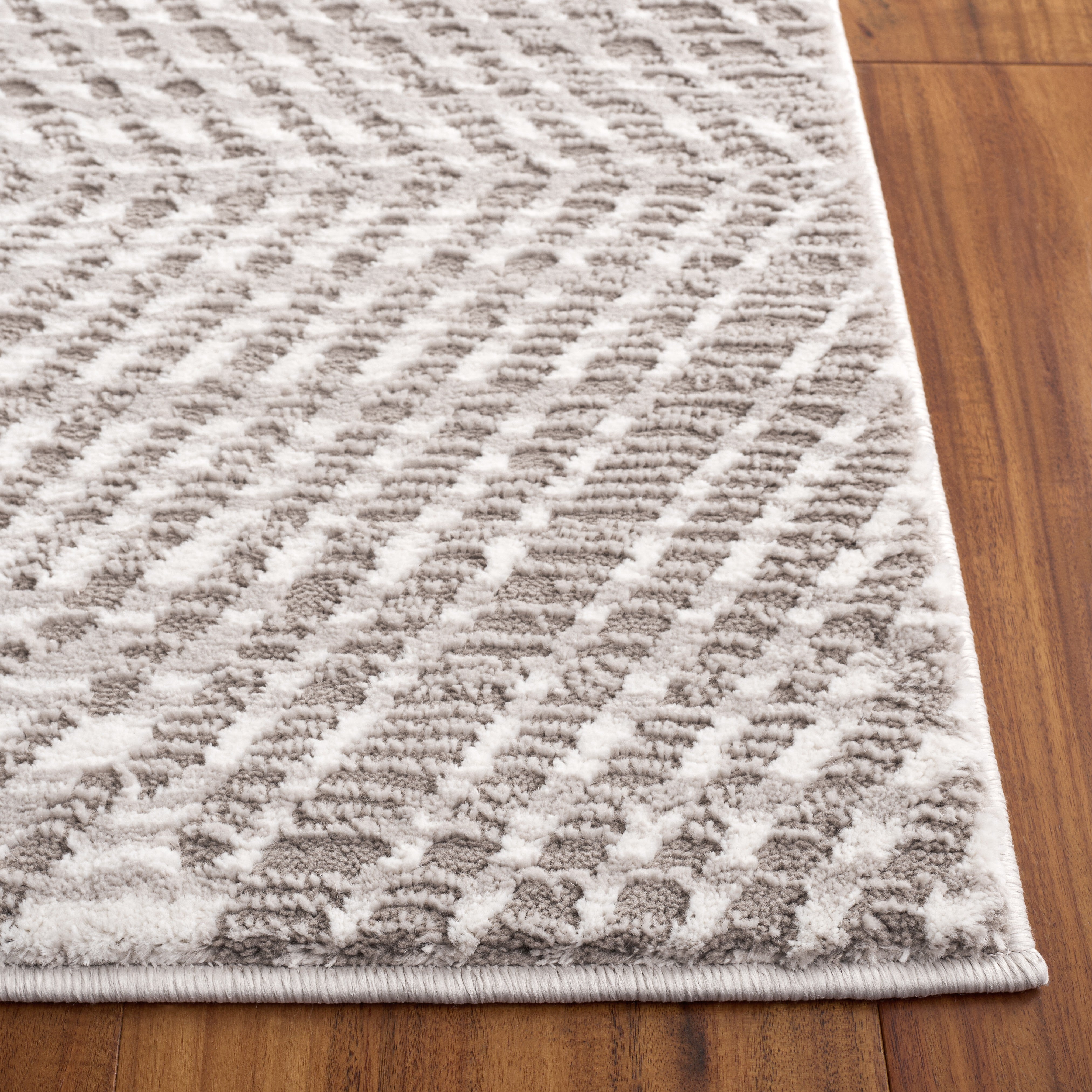 REVIVE 120 – TAUPE / IVORY