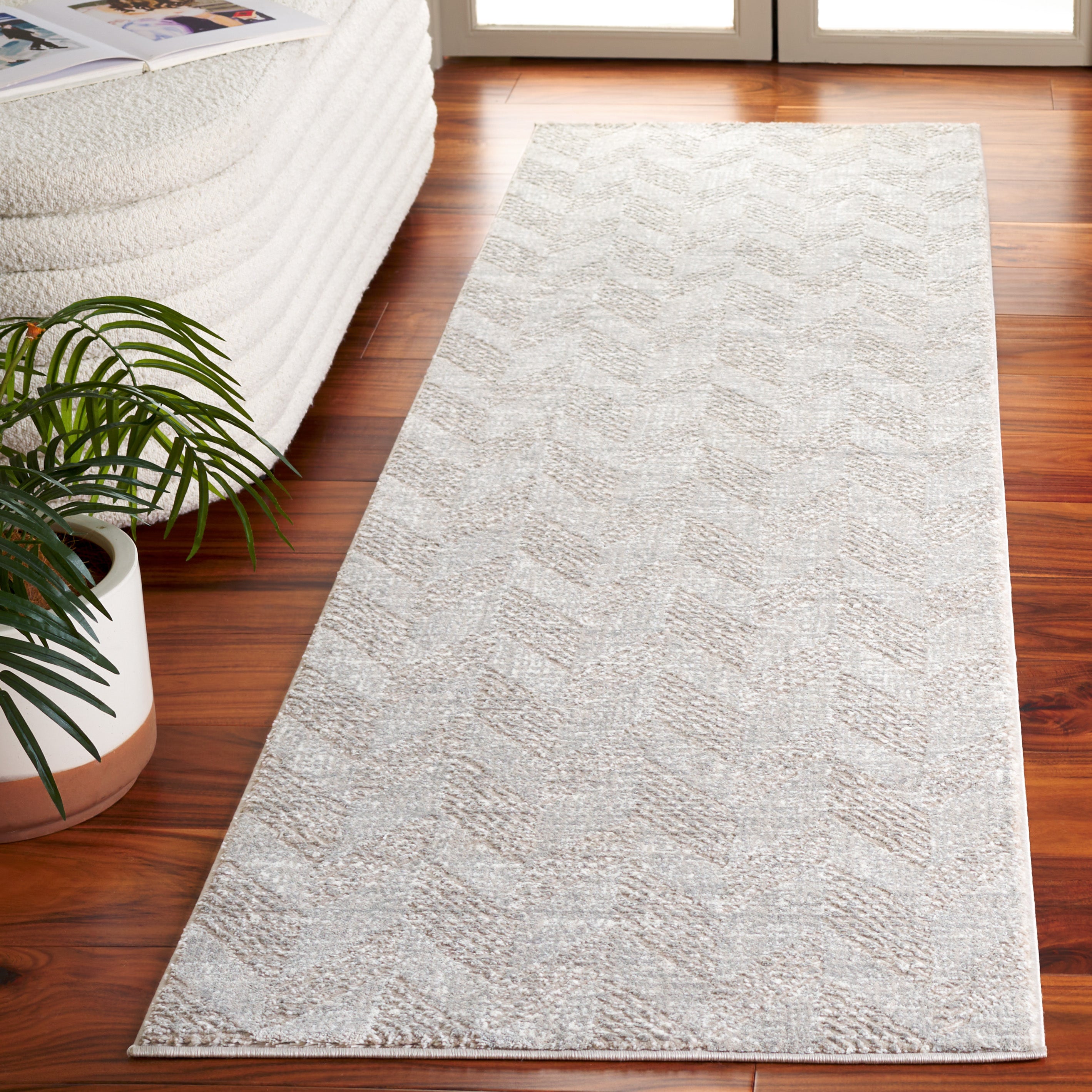 REVIVE 122 – TAUPE / IVORY