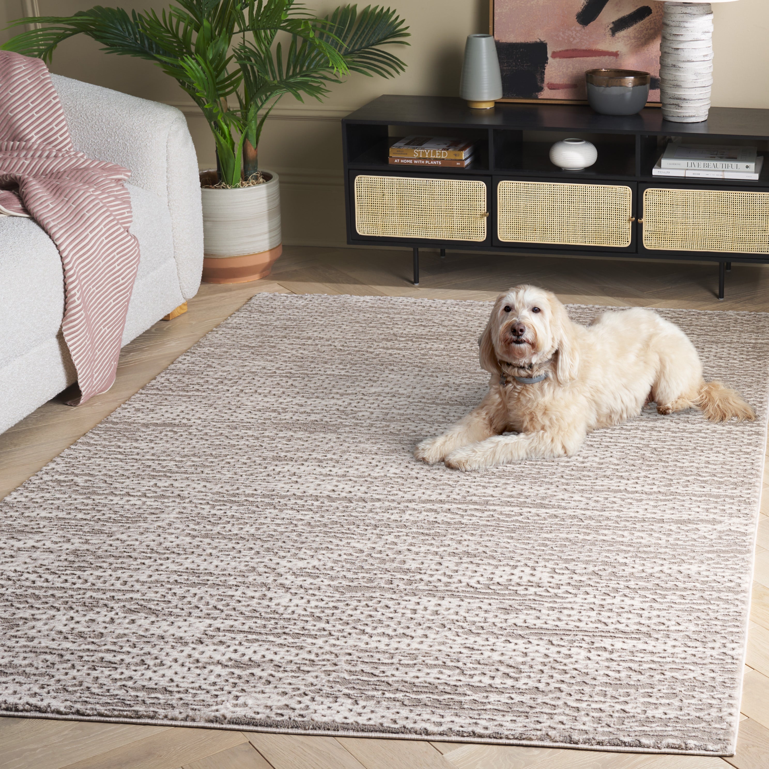 REVIVE 124 – TAUPE / IVORY