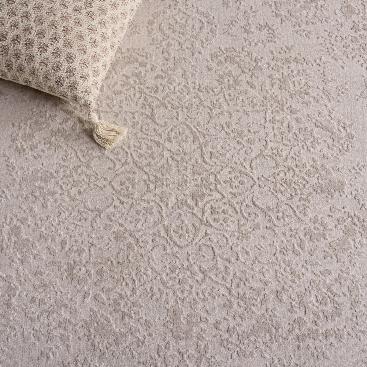 IVORY / WHITE