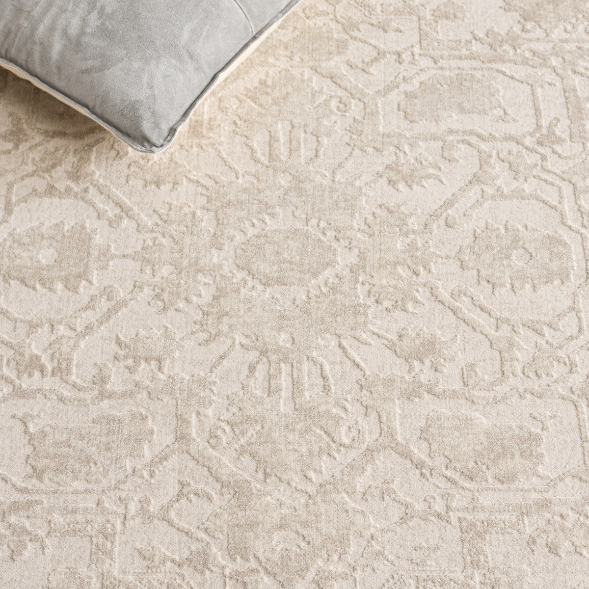 IVORY / WHITE