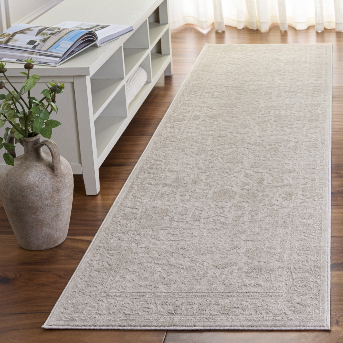 BEIGE / IVORY