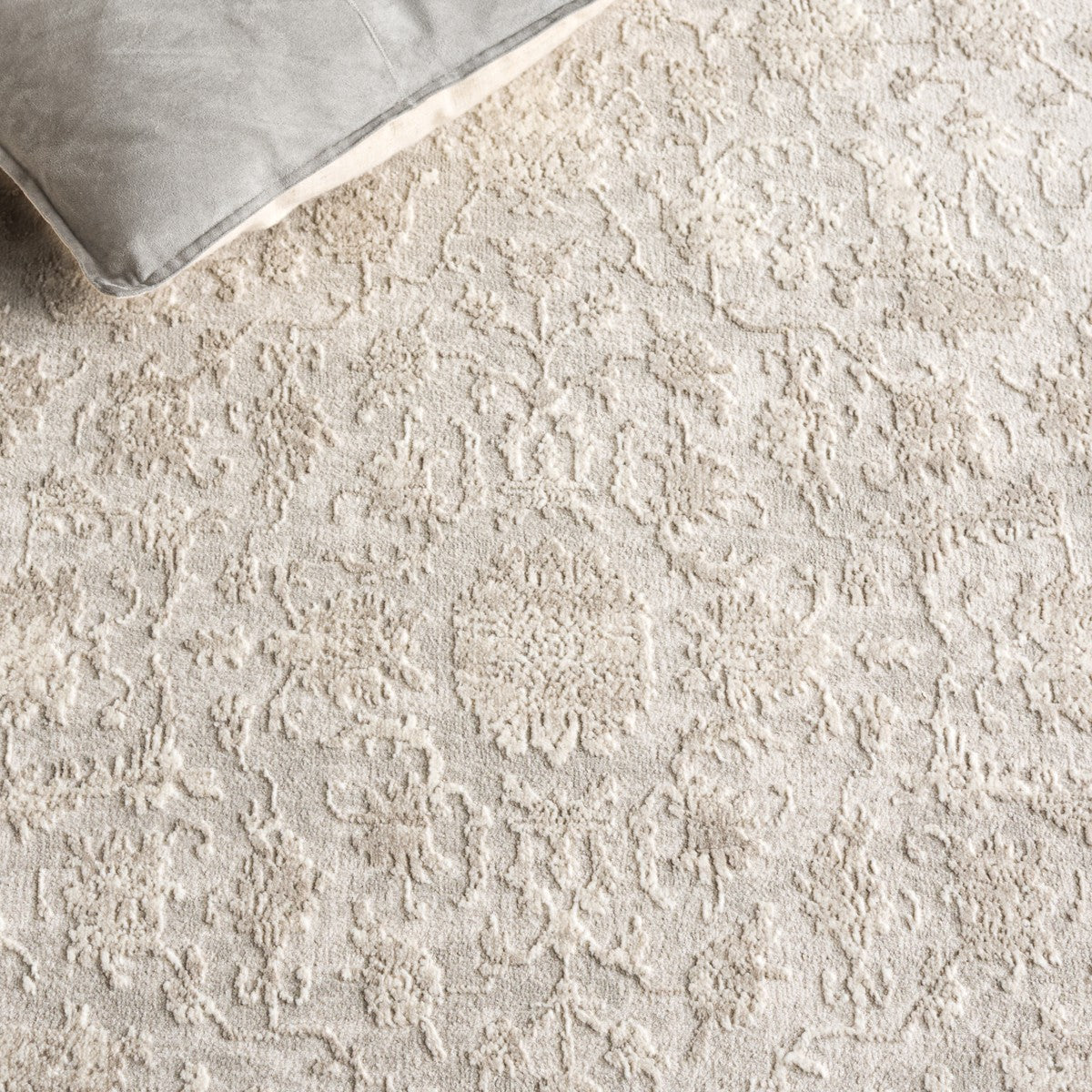 BEIGE / IVORY