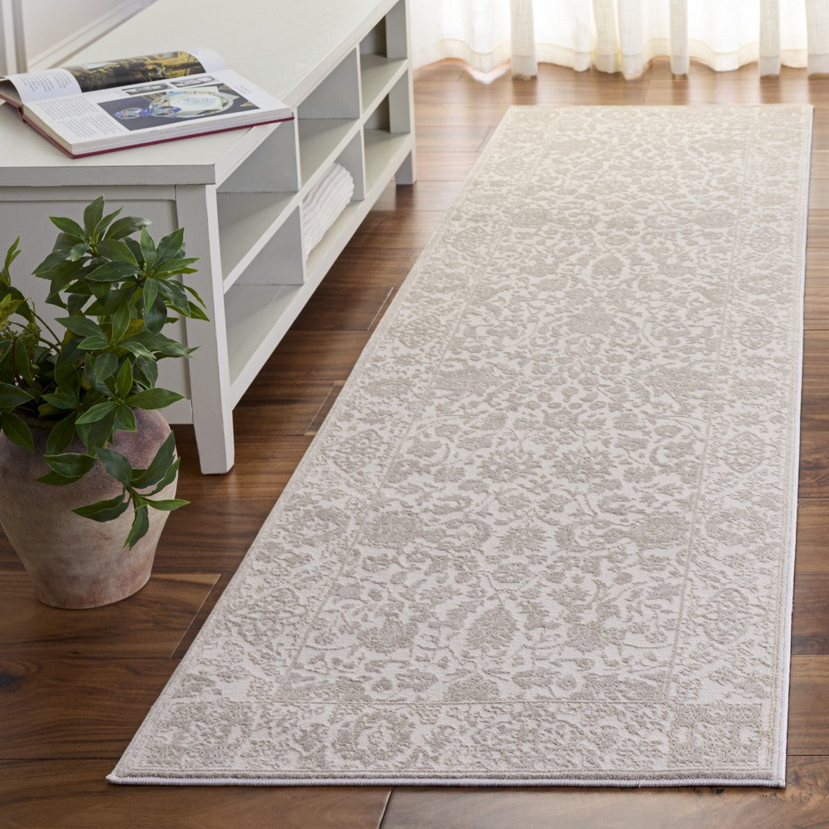 IVORY / WHITE