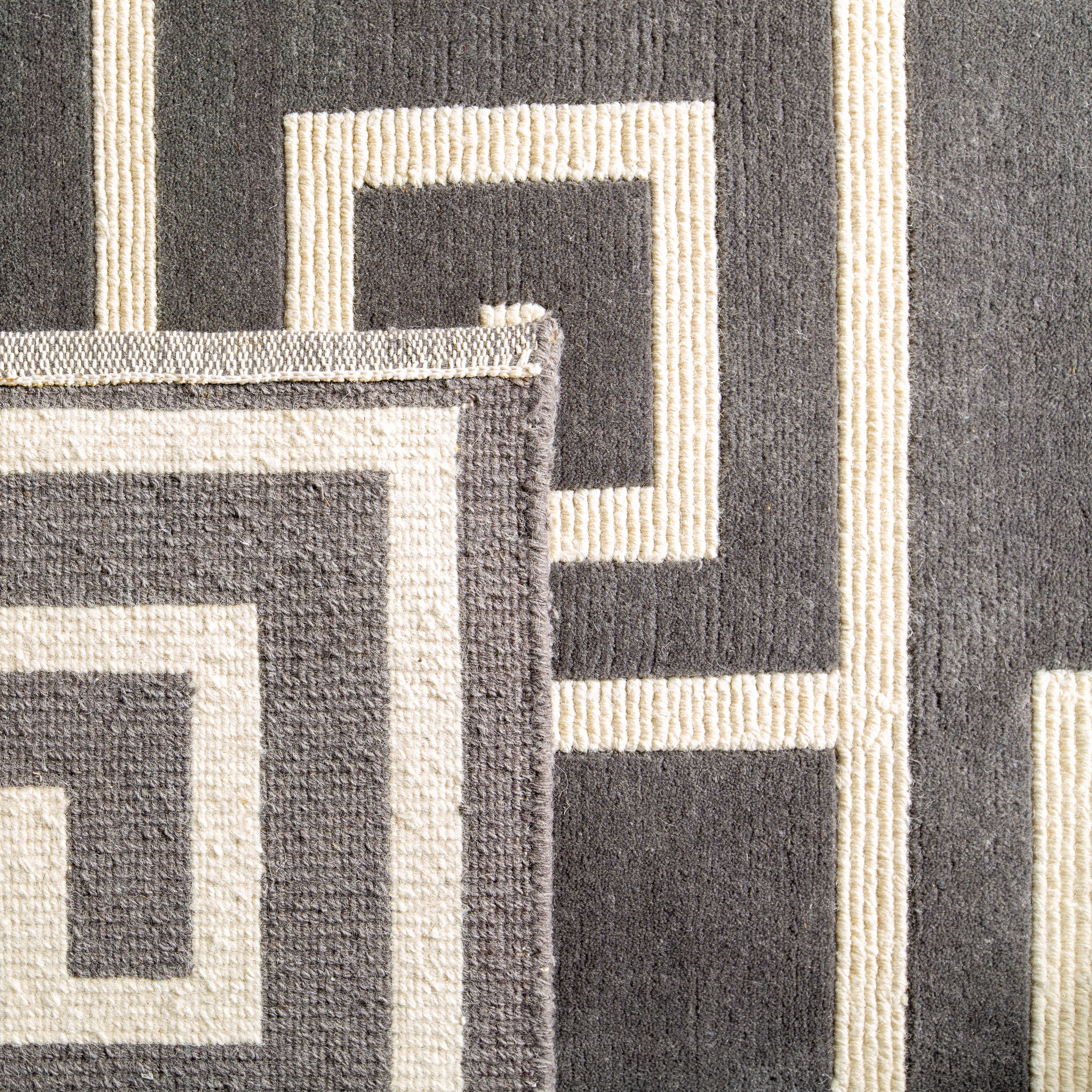 SLATE / CREAM