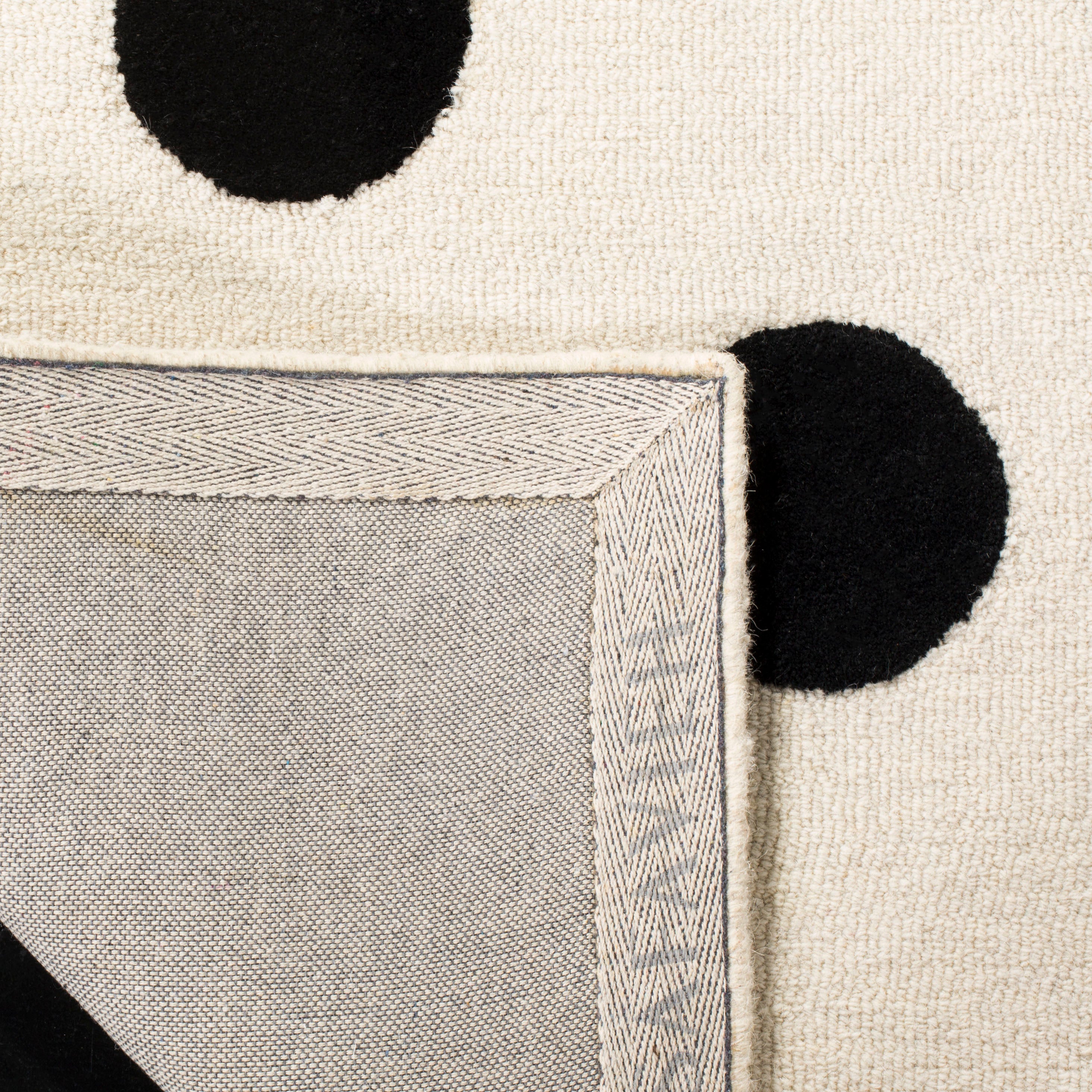 IVORY / BLACK