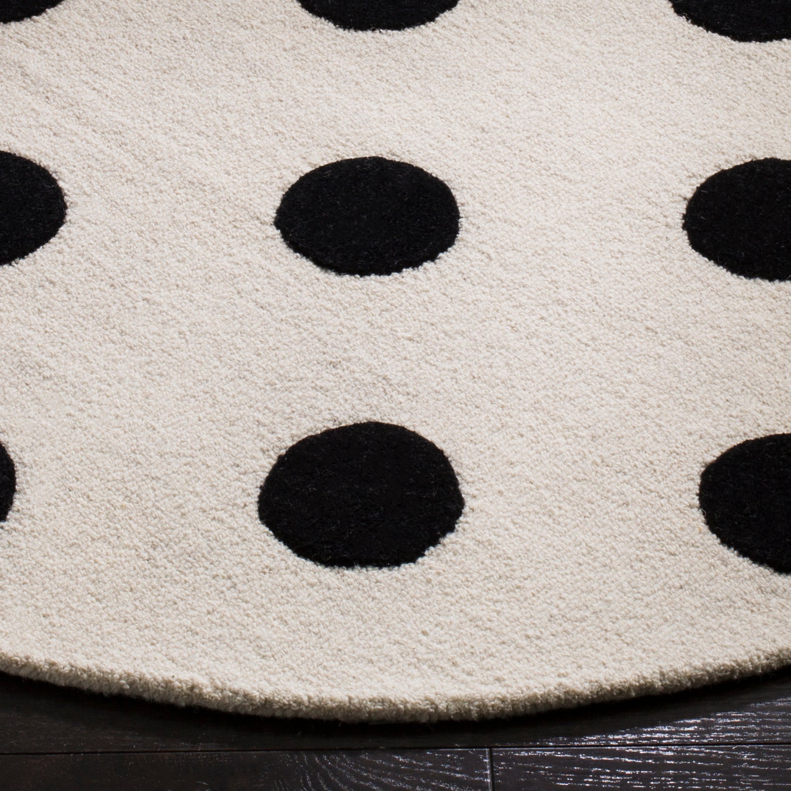 IVORY / BLACK