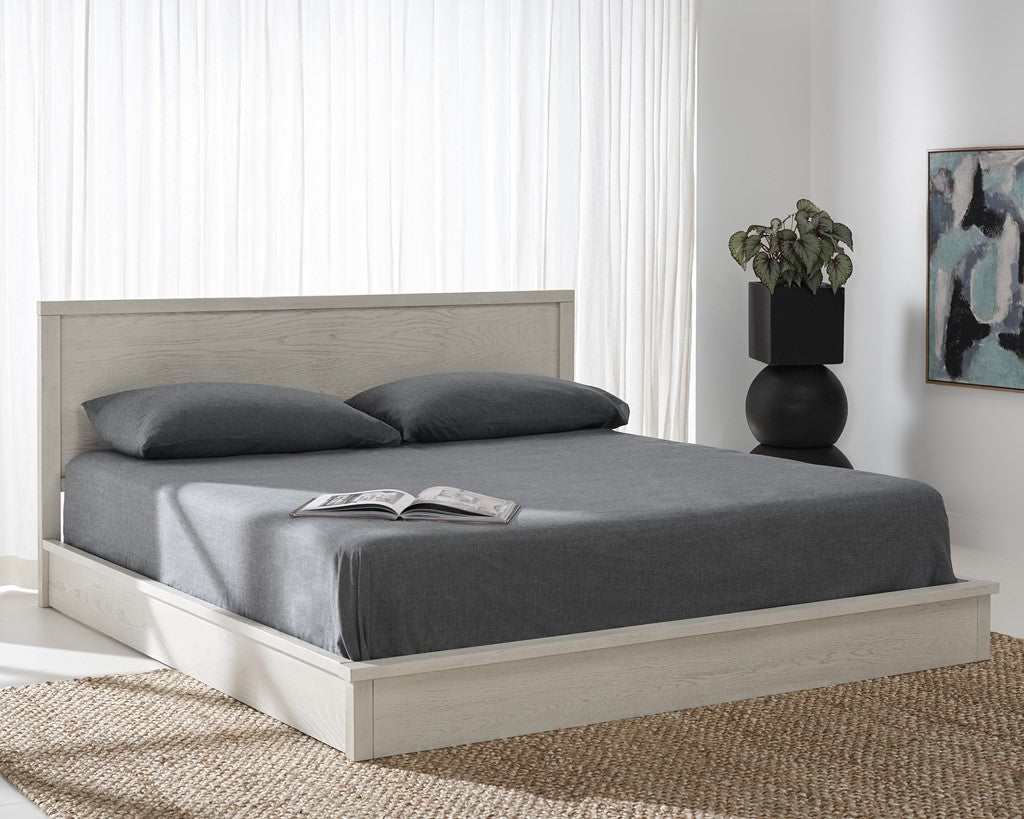 Safavieh Couture Deirdra Wood Bed, SFV2140