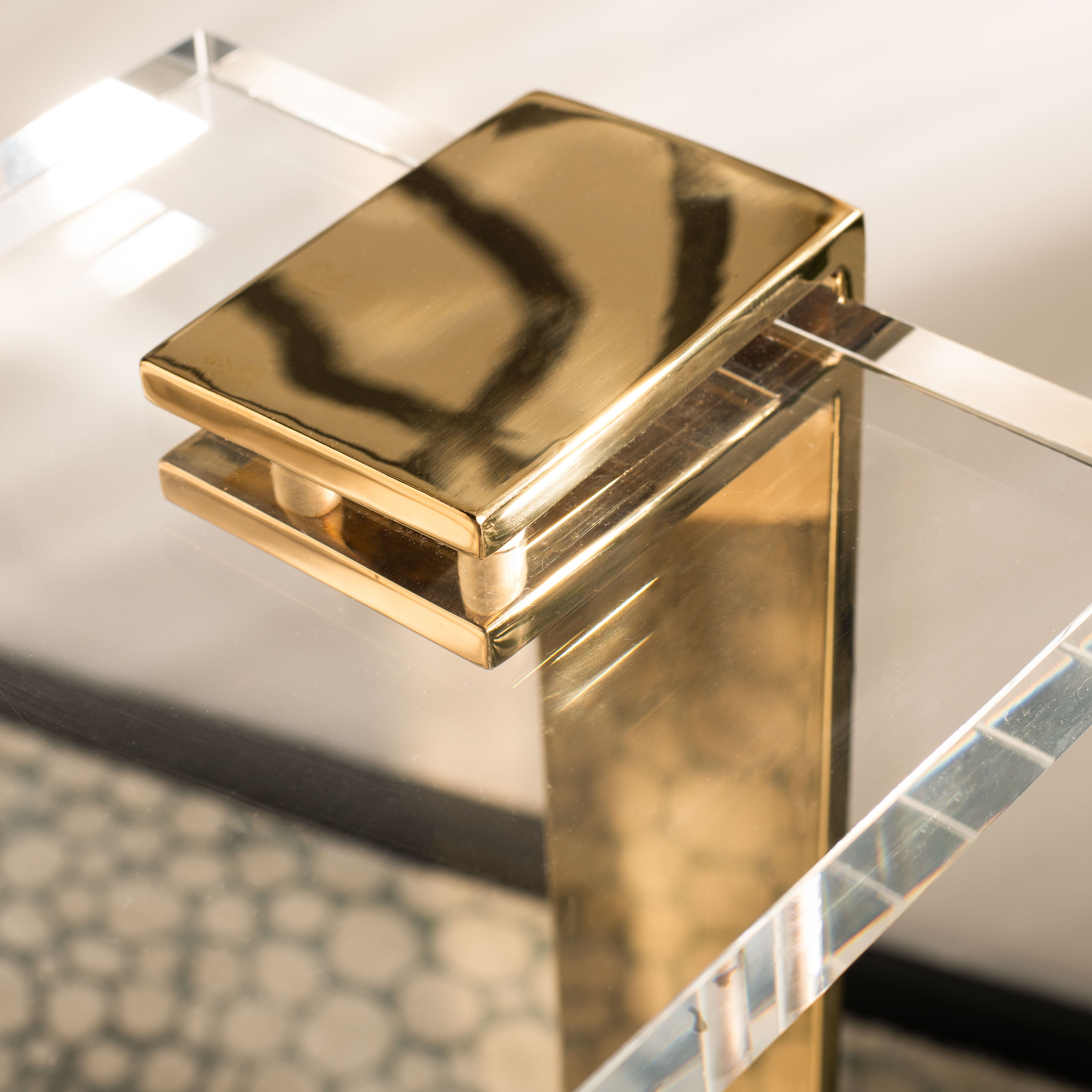 CLEAR / GOLD