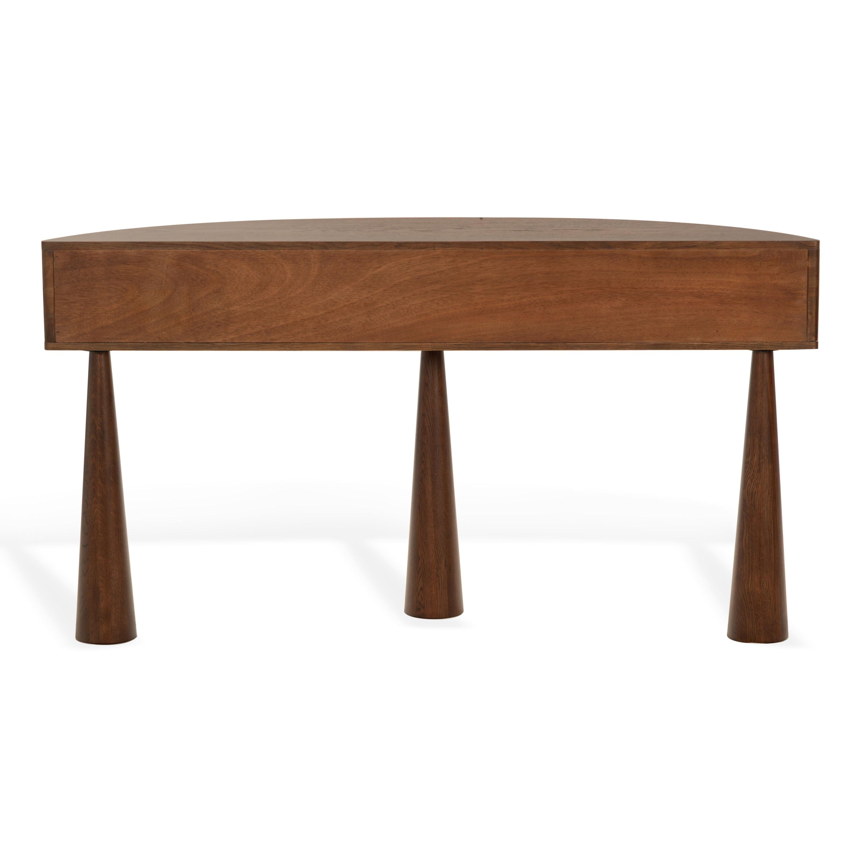 WALNUT / BRASS