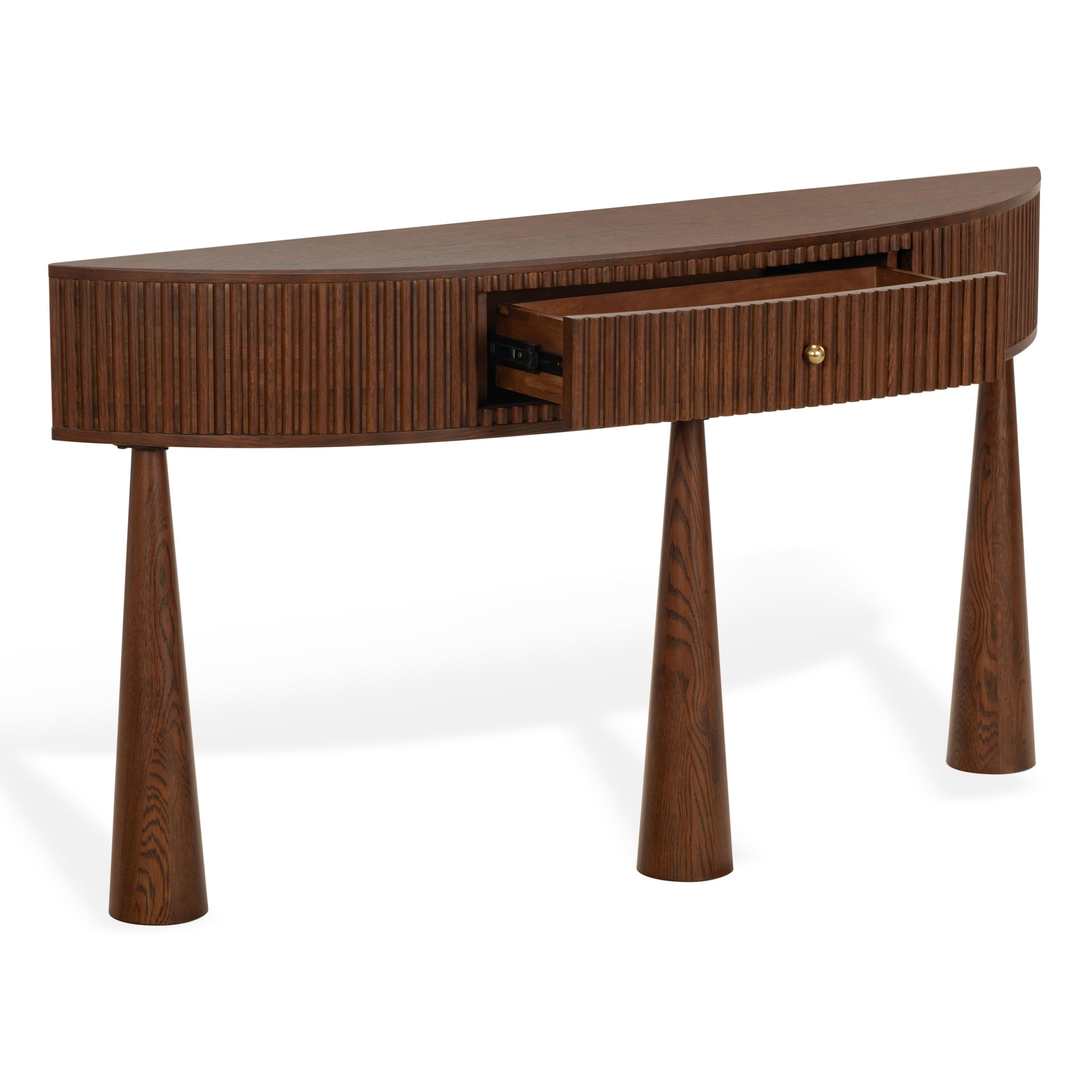 WALNUT / BRASS