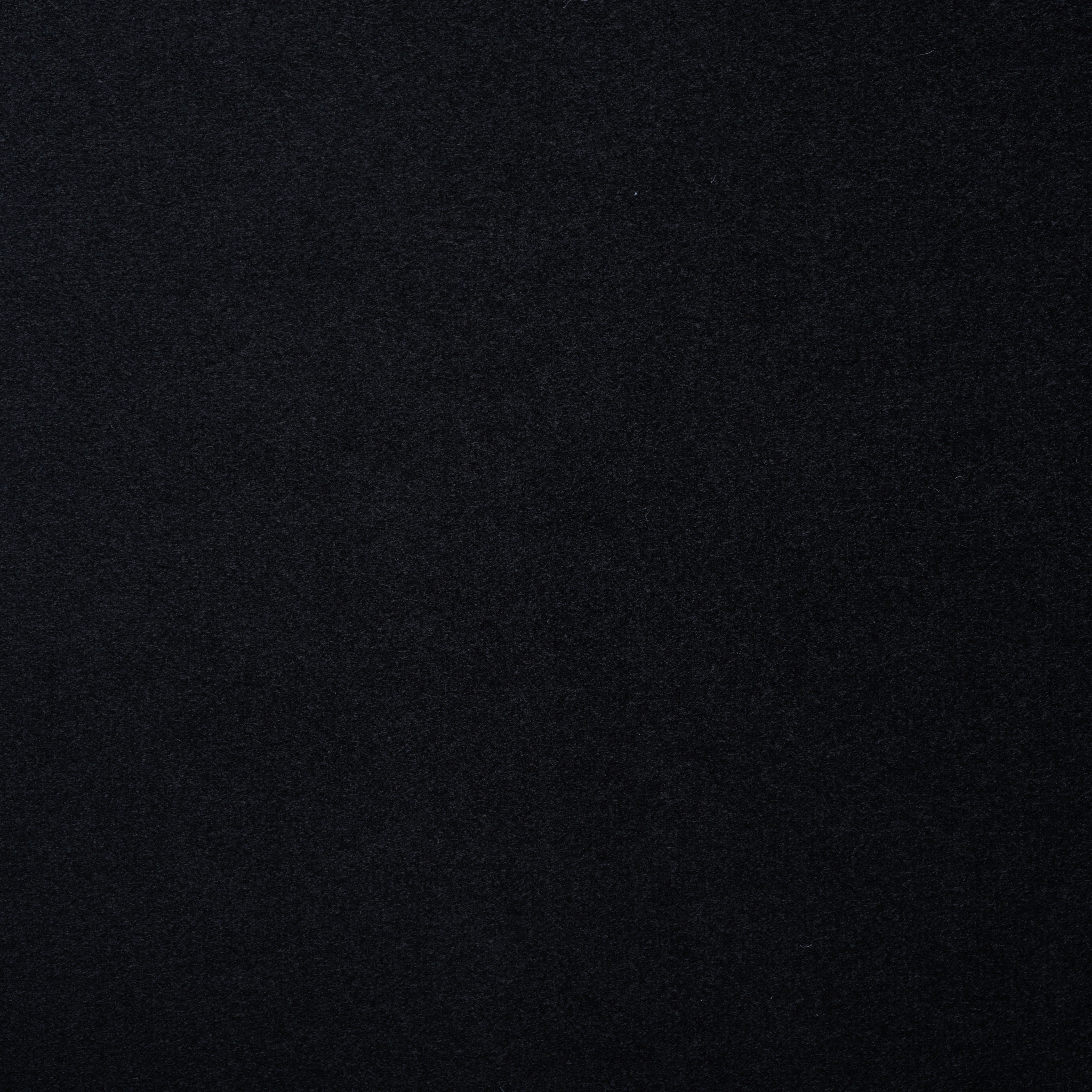 BLACK / BLACK