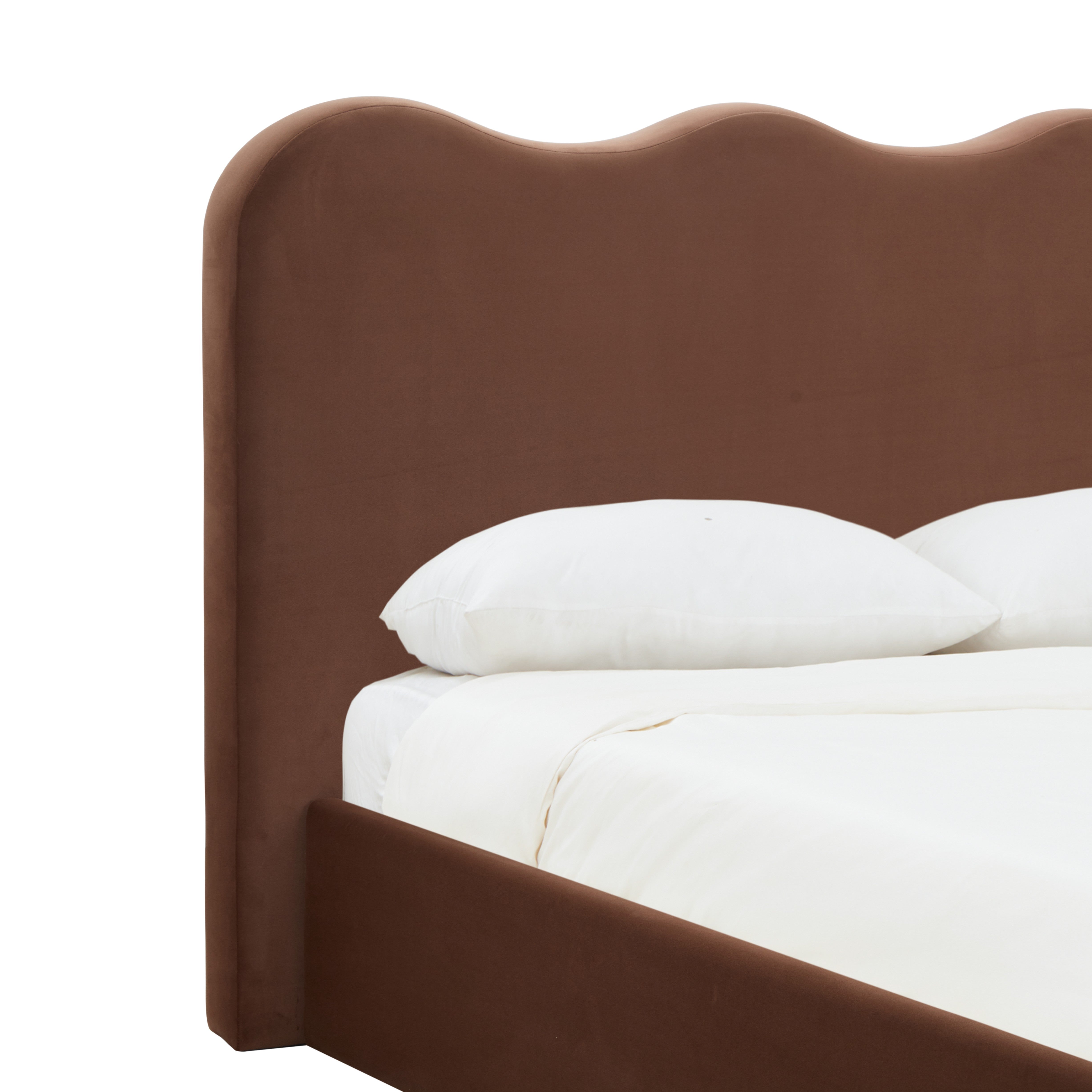 Bellabrynne Scalloped Bed – BROWN