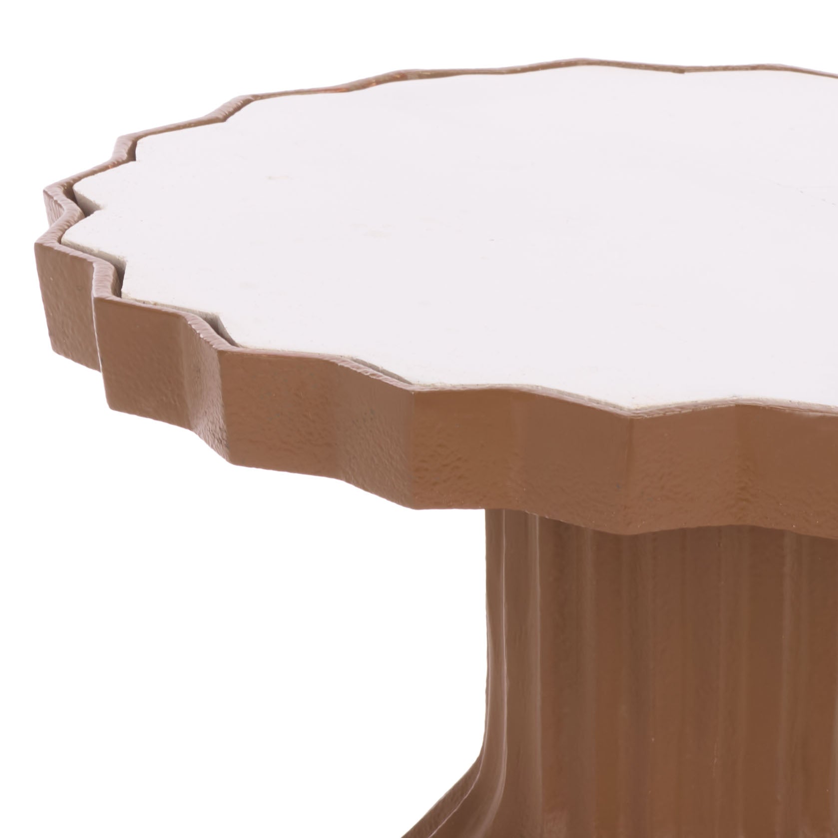 BROWN / WHITE