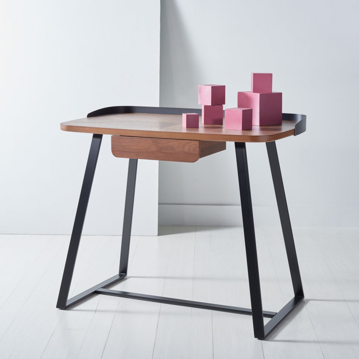 WALNUT / BLACK