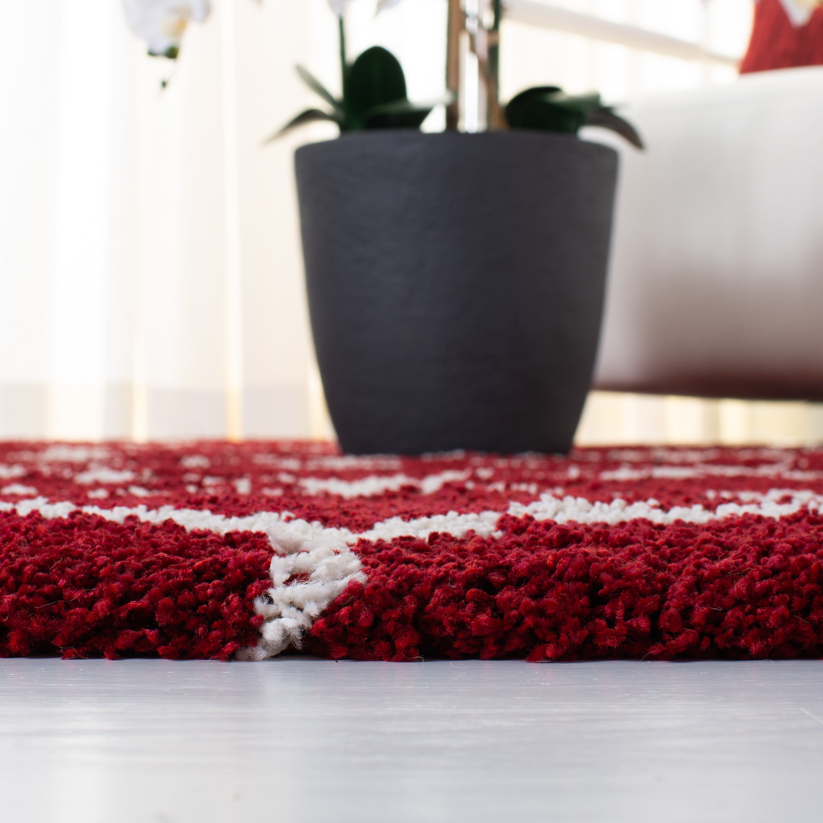 RED / IVORY