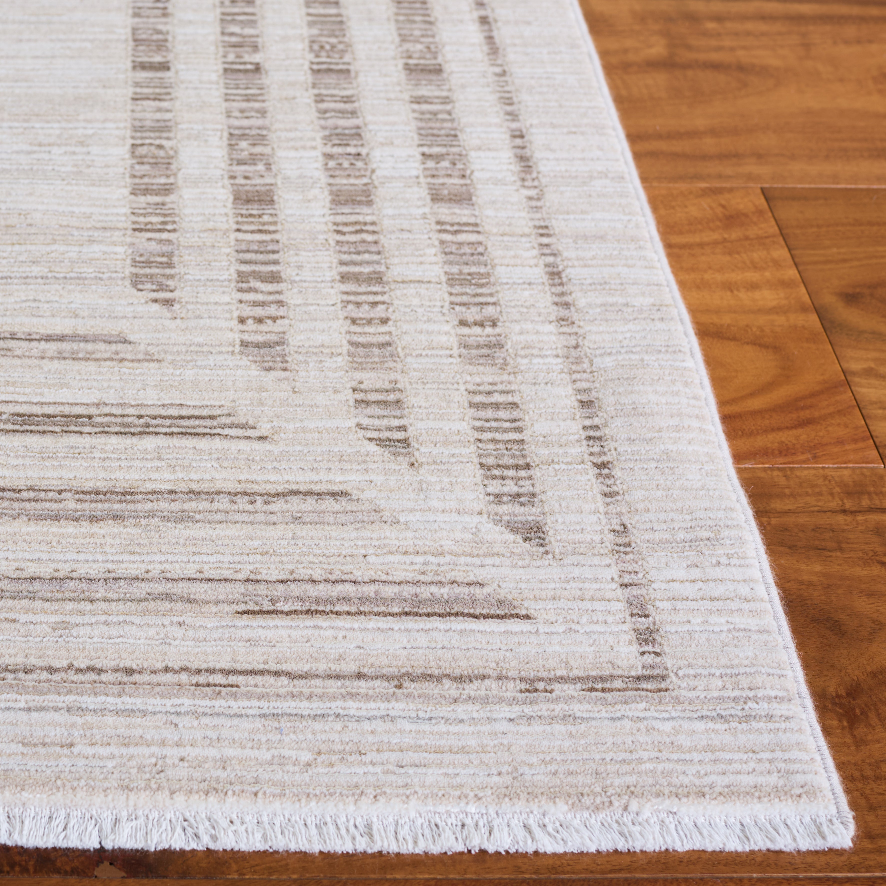 Ivory / Beige