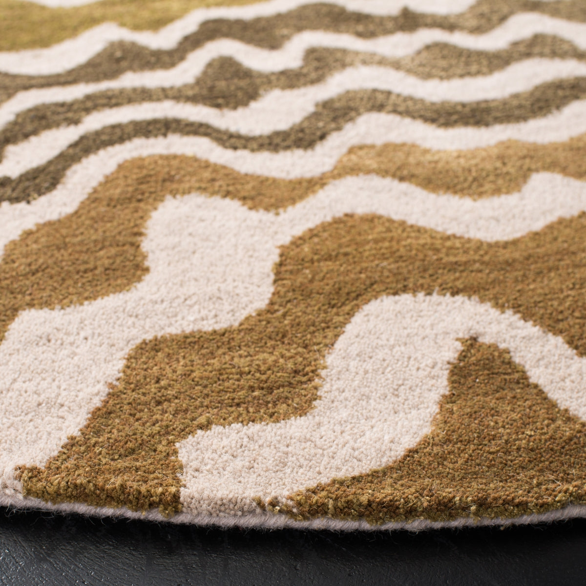 BEIGE / BROWN