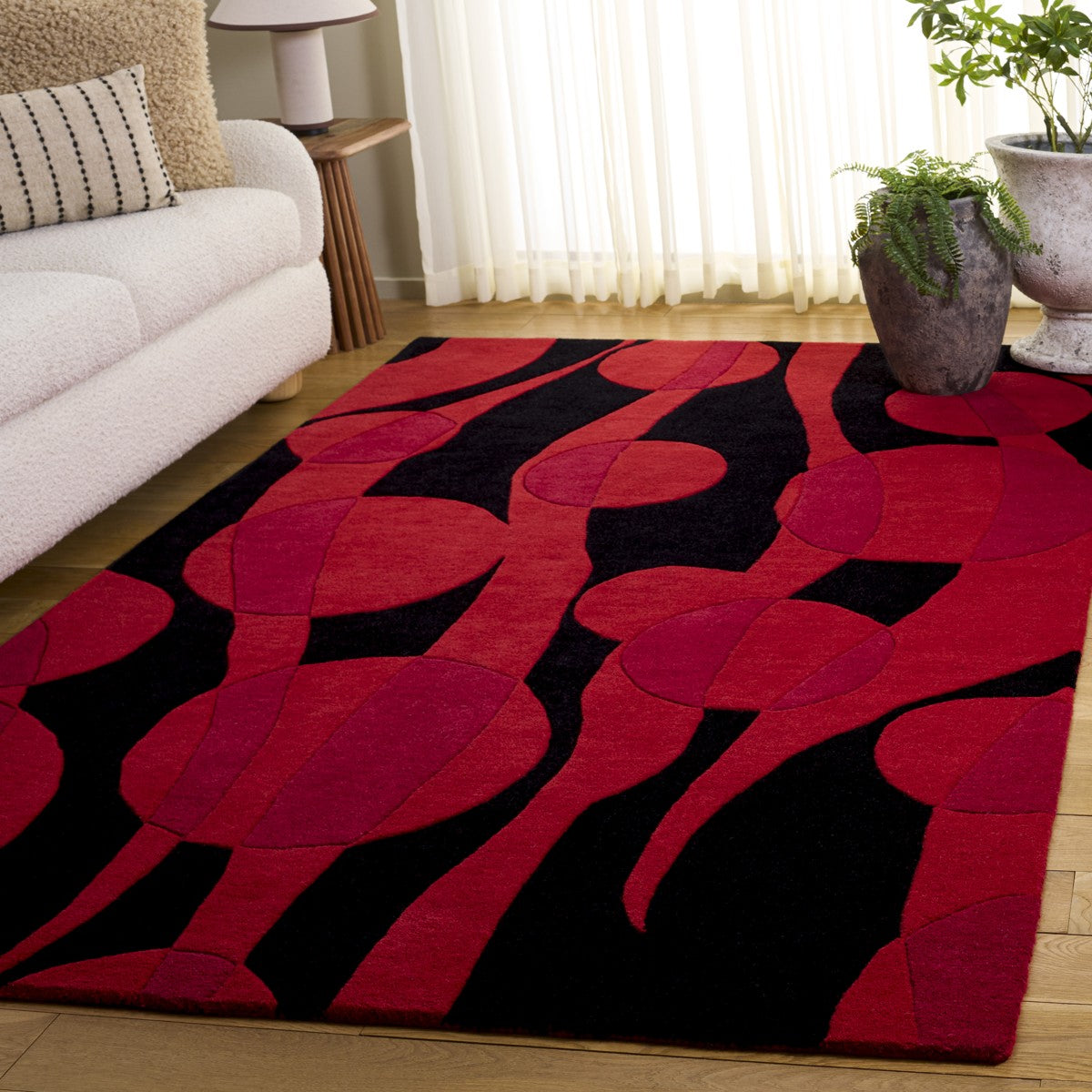 BLACK / RED