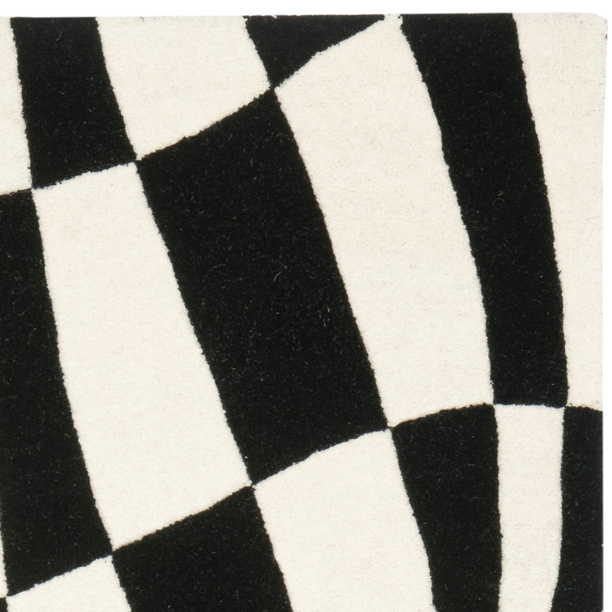 BLACK / IVORY