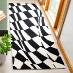 BLACK / IVORY