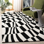 BLACK / IVORY