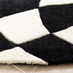 BLACK / IVORY