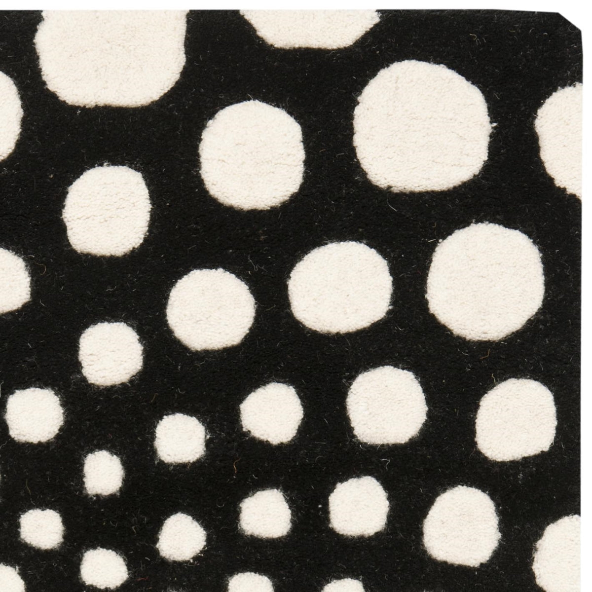 BLACK / IVORY