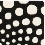 BLACK / IVORY
