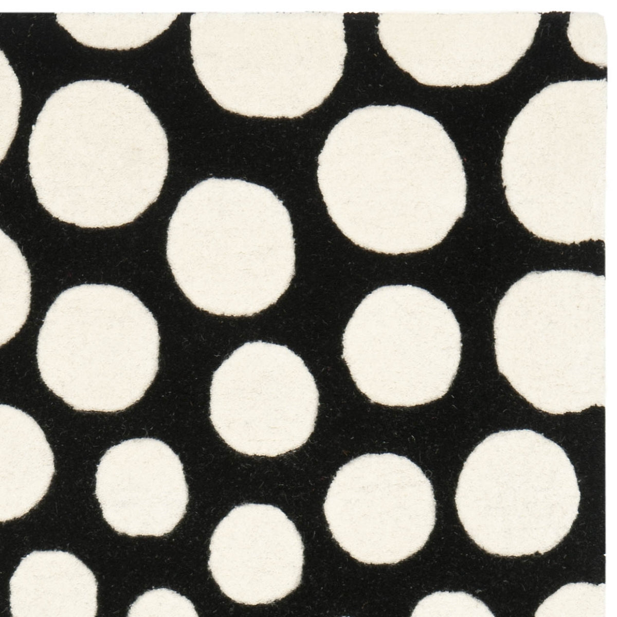 BLACK / IVORY