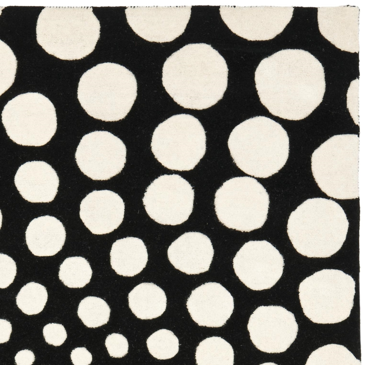 BLACK / IVORY
