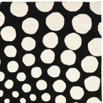 BLACK / IVORY