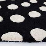 BLACK / IVORY