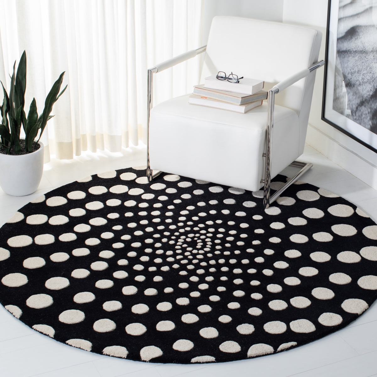 BLACK / IVORY