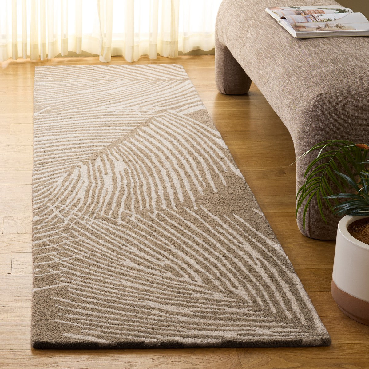 BEIGE / IVORY