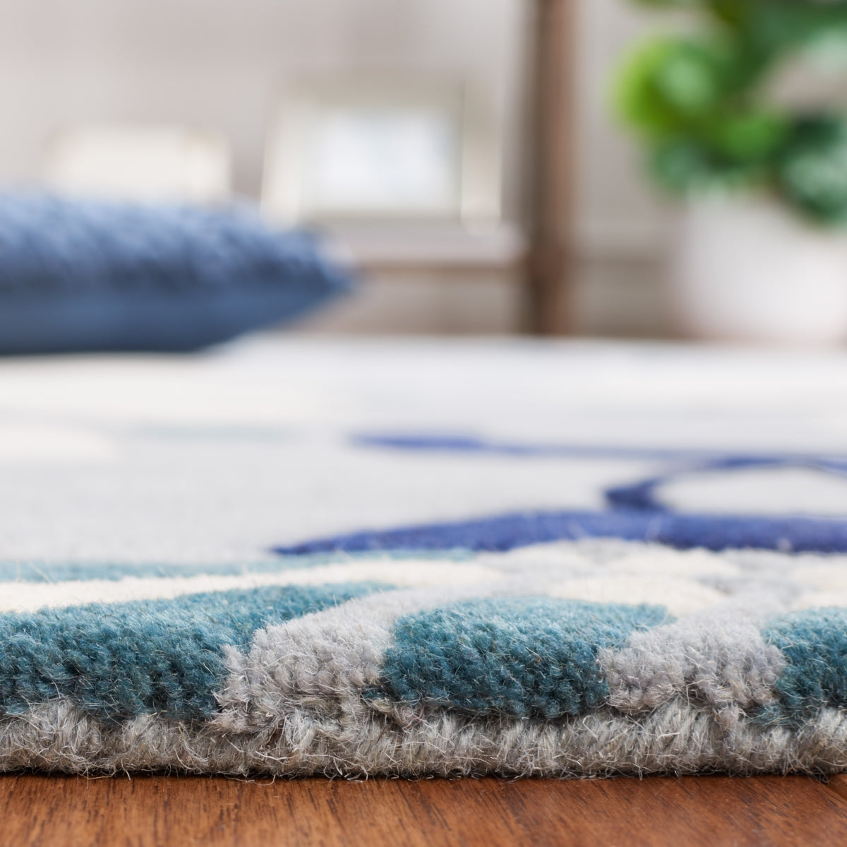 BLUE / IVORY