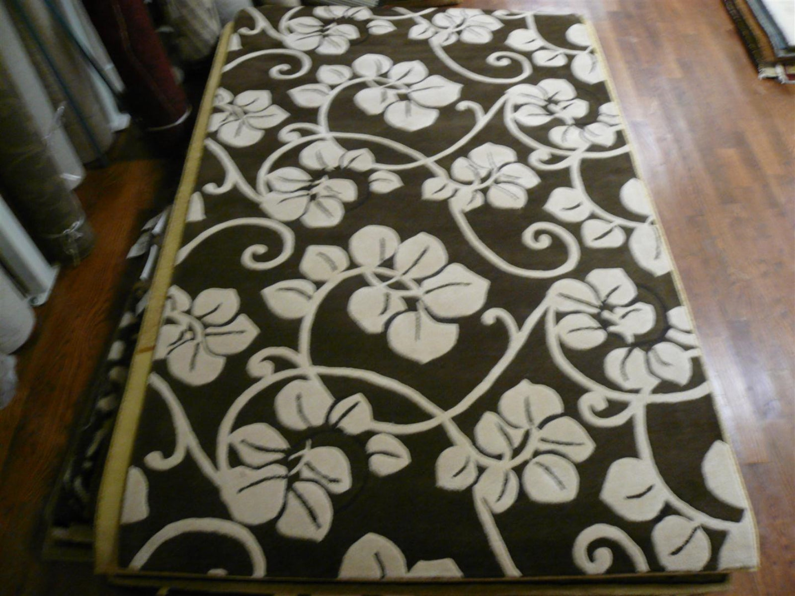 BROWN / IVORY